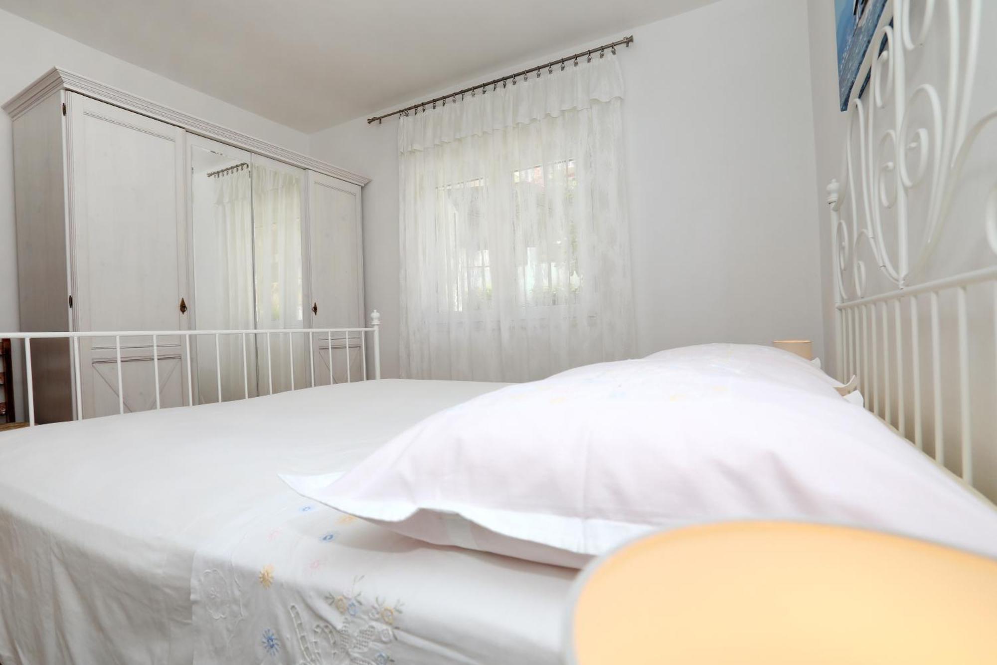 Apartments Sakal 特罗吉尔 外观 照片